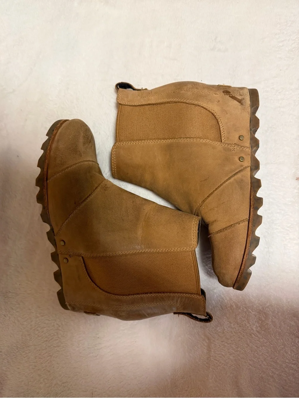 Sorel black wear